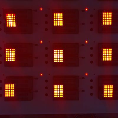 Un bon prix. Le point 35mcd 1.1in 20mA de la place 3.39mm a mené le panneau d'affichage matriciel en ligne