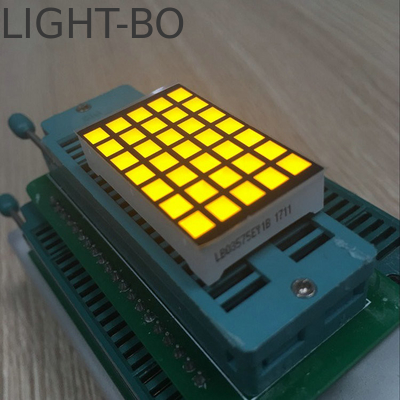 Un bon prix. Affichage LED à matrice de points 5x7 avec tension inverse de 5V et cathode de colonne d'anode de la rangée de connexion en ligne