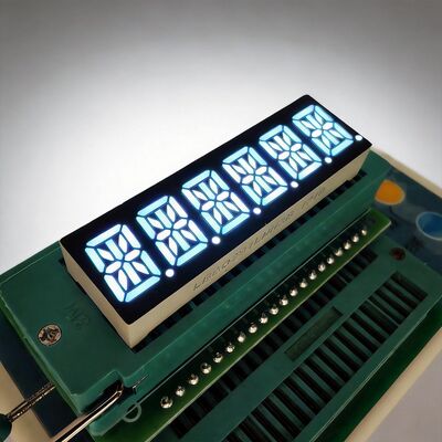 Un bon prix. Affichage LED à 14 segments ultra lumineux avec une longue durée de vie et une taille personnalisée pour les horloges et les compteurs numériques en ligne