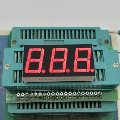 Un bon prix. Affichage LED 7 segments à cathode commune ultra-brillant rouge de 14,2 mm à 3 chiffres pour contrôleur de température en ligne
