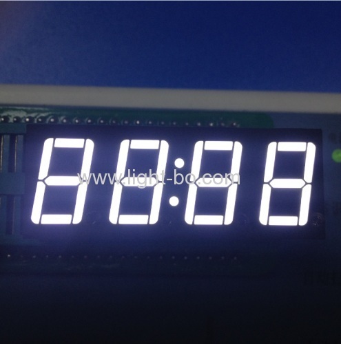 Le chiffre commun vert clair superbe 0,56 de l'anode 4 avance 7 affichages petit à petit d'horloge menés par segment